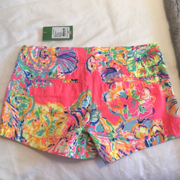 Lilly Pulitzer shorts size 2. - Picture 3 of 5
